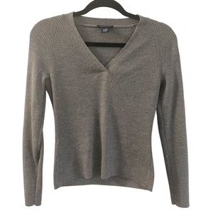 100% merino wool Ann Taylor women’s ribbed Vneck pullover sweater